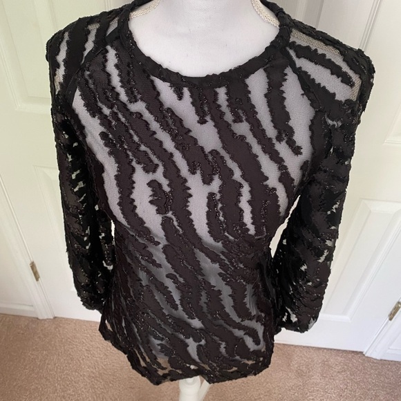 Hilton Hollis- NWT Black Sheer Tiger Print Velvet Burnout Longsleeve Top - Picture 3 of 12